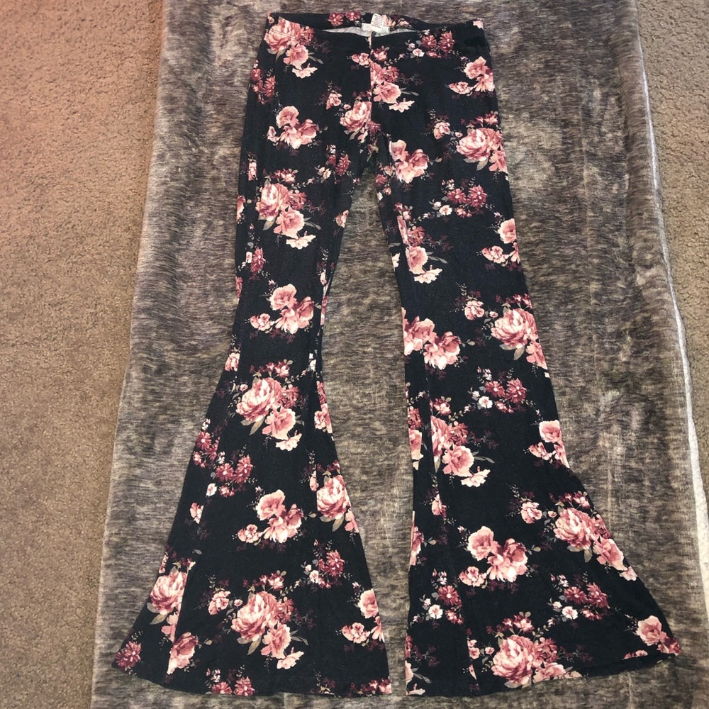 Bell Bottom Stretchy Leggings Size Medium